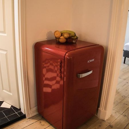 Doppelbett In Heller Wohnung ハンブルク エクステリア 写真