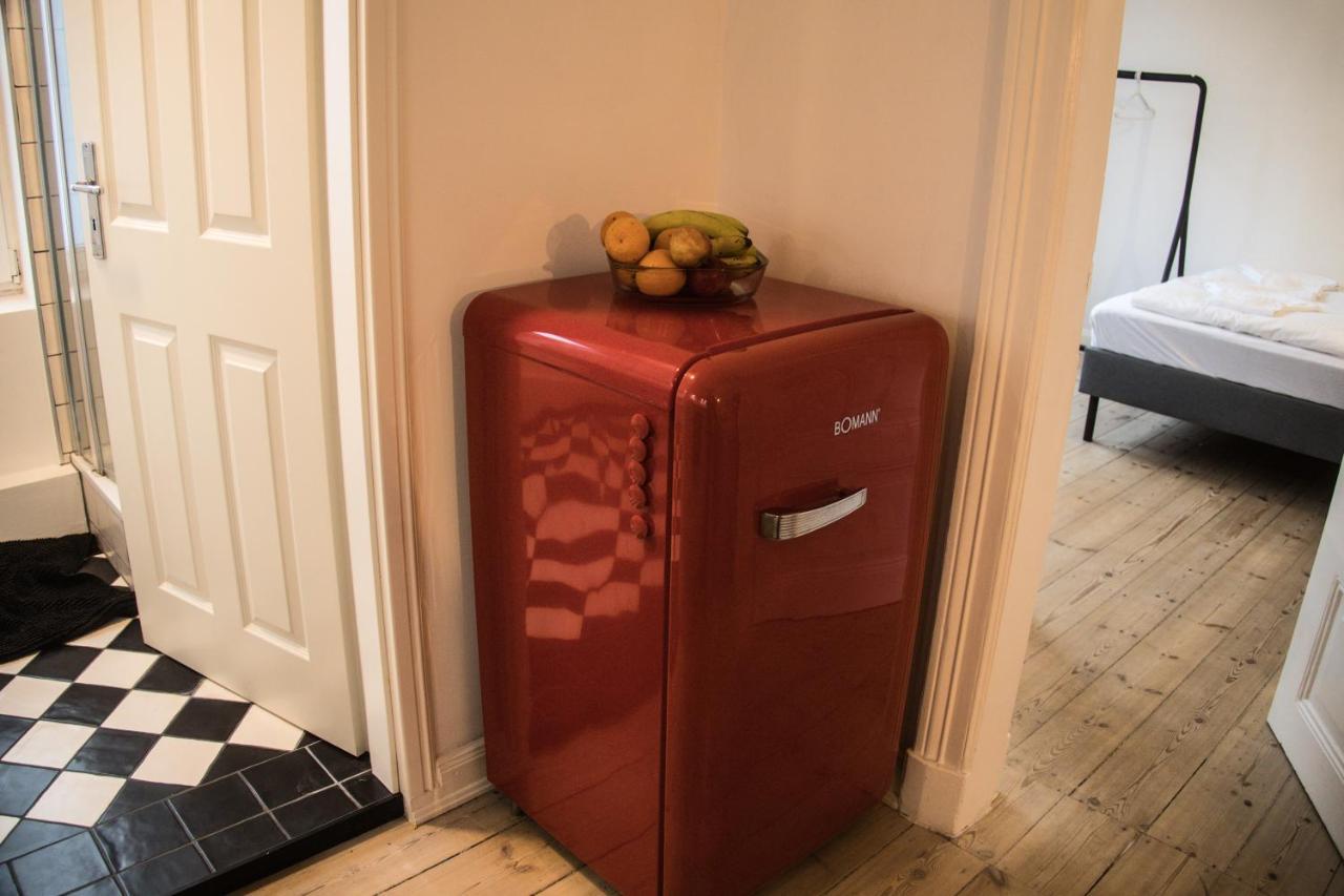 Doppelbett In Heller Wohnung ハンブルク エクステリア 写真